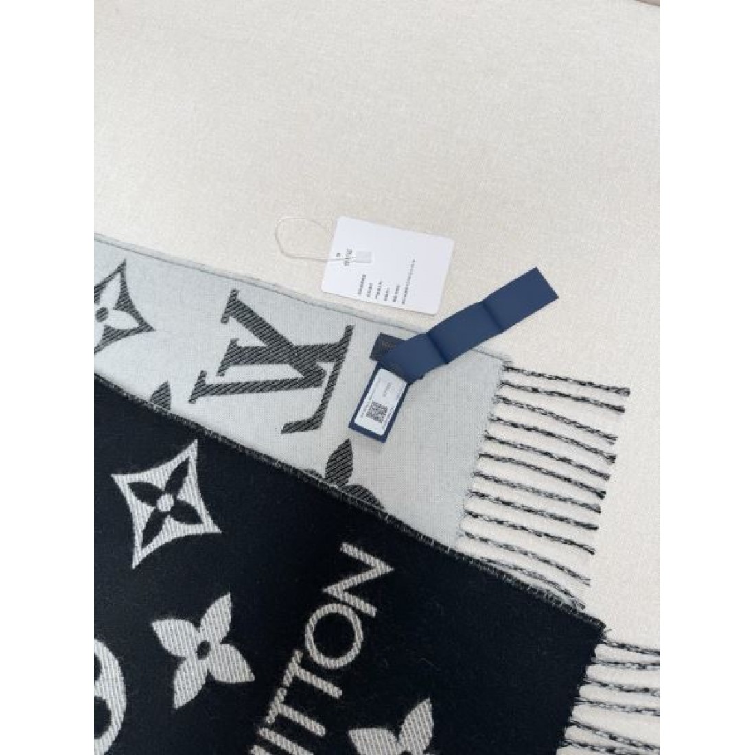 上品 洗練 LOUIS VUITTON ルイヴィトン コピー スカーフ 高級感 エレガント