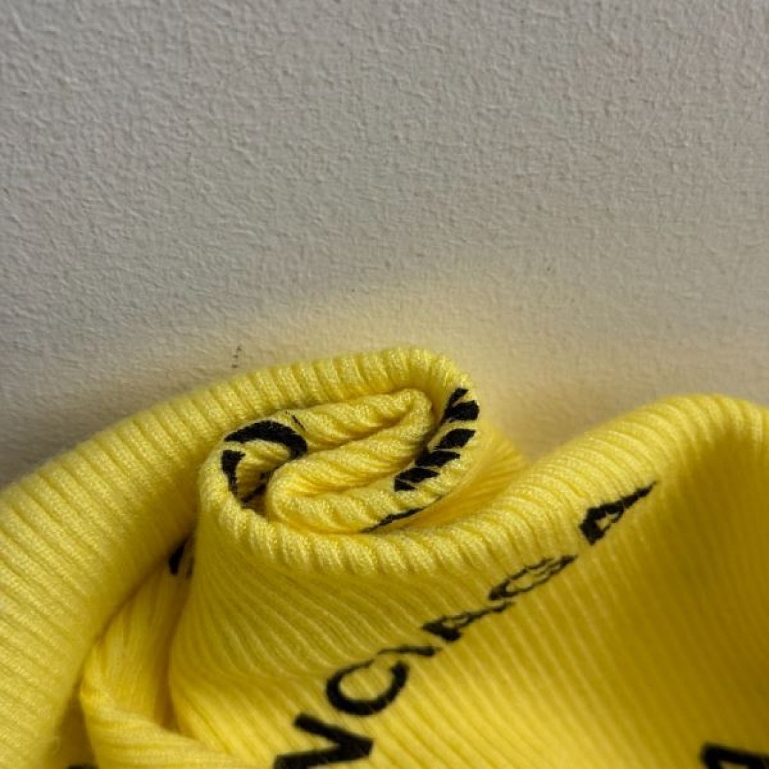 トレンド おしゃれ BALENCIAGA バレンシアガ コピー ニットベスト 柔らか素材 快適