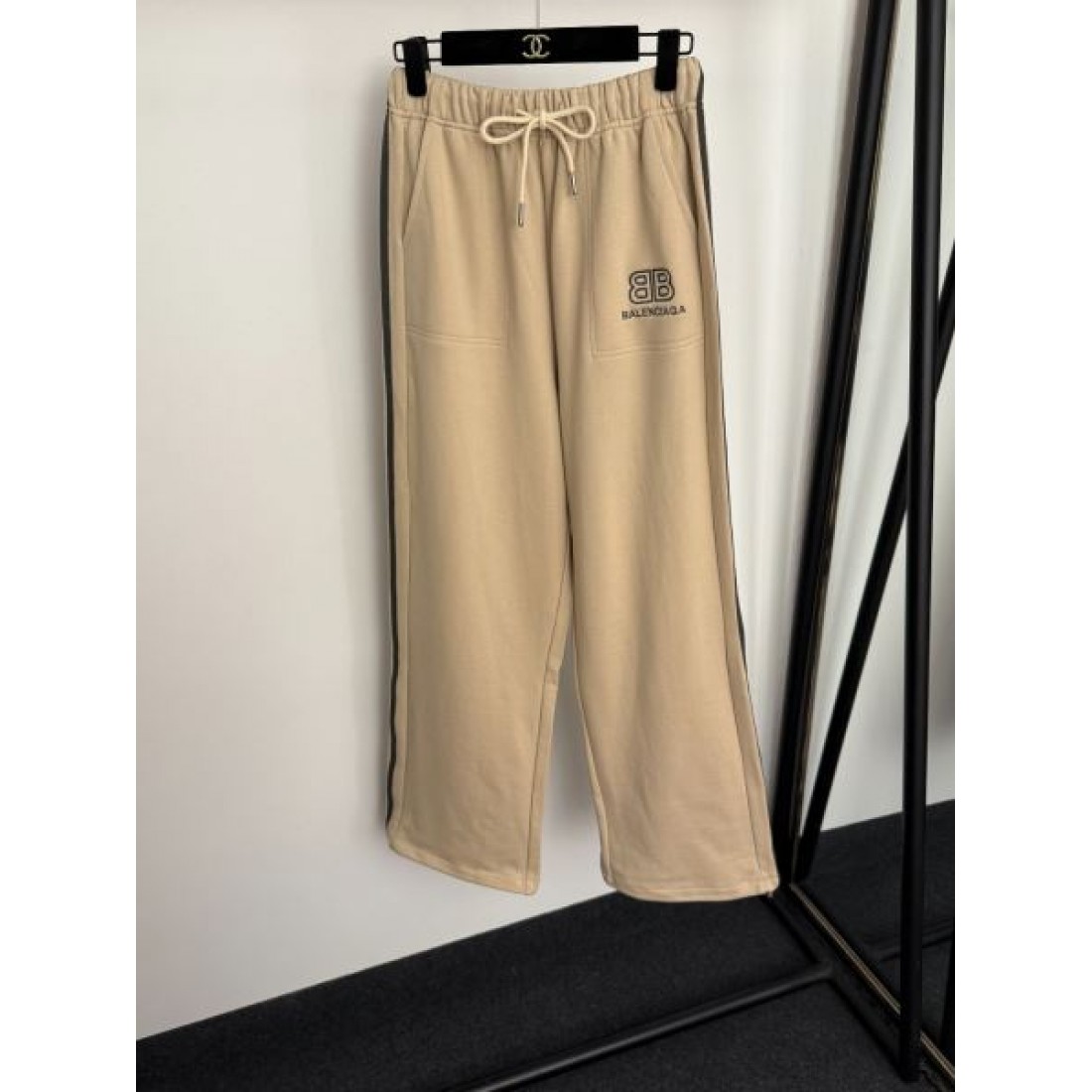  モダン 洗練 BALENCIAGA バレンシアガ コピー セットアップ 上質素材 スタイリッシュ