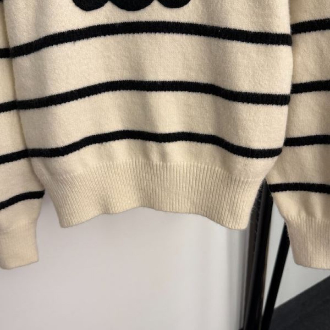 上品 洗練 CELINE セリーヌ コピー 長袖ニット 柔らか素材 着心地快適