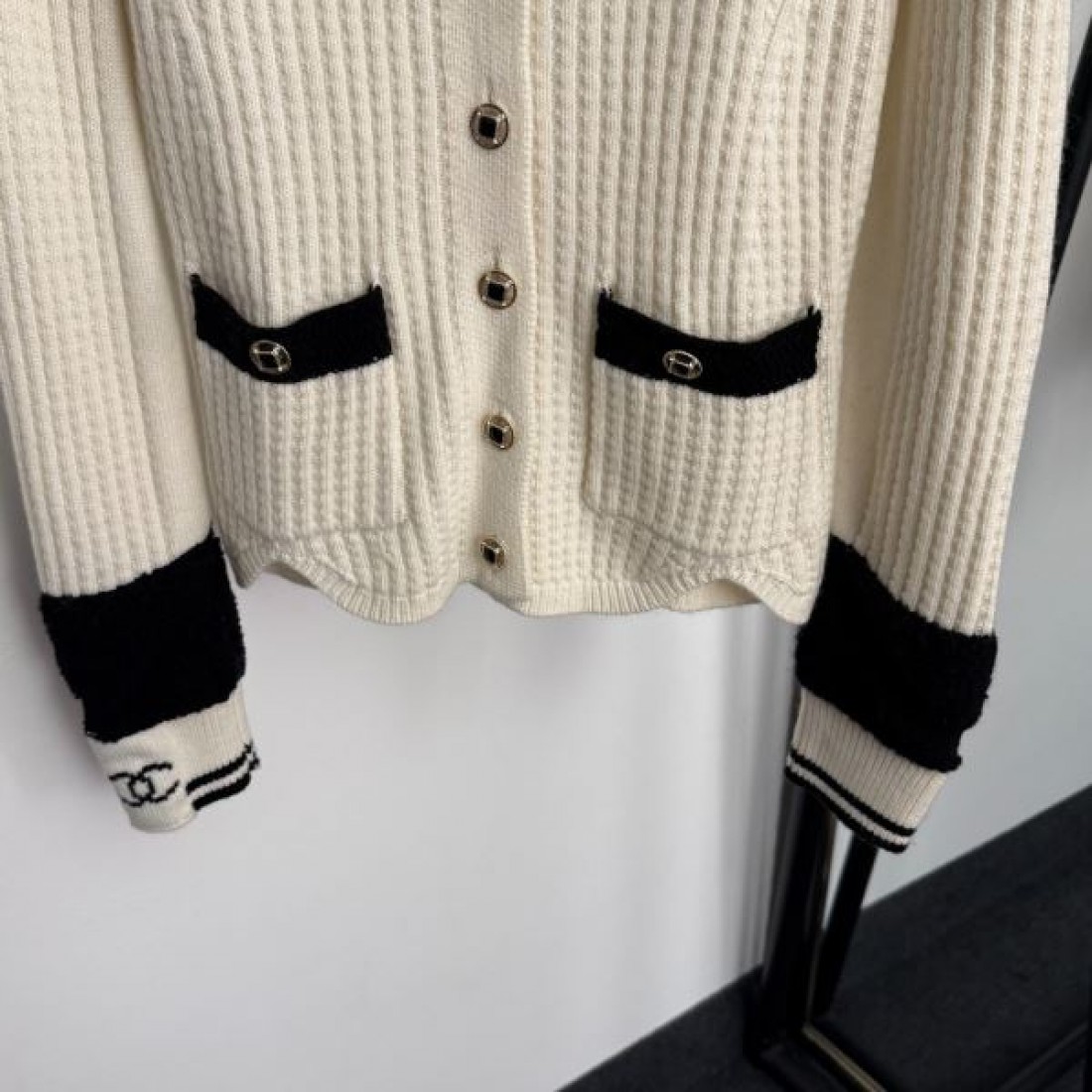 上品 エレガント CHANE シャネル コピー ニットカーディガン 柔らか素材 着心地良好