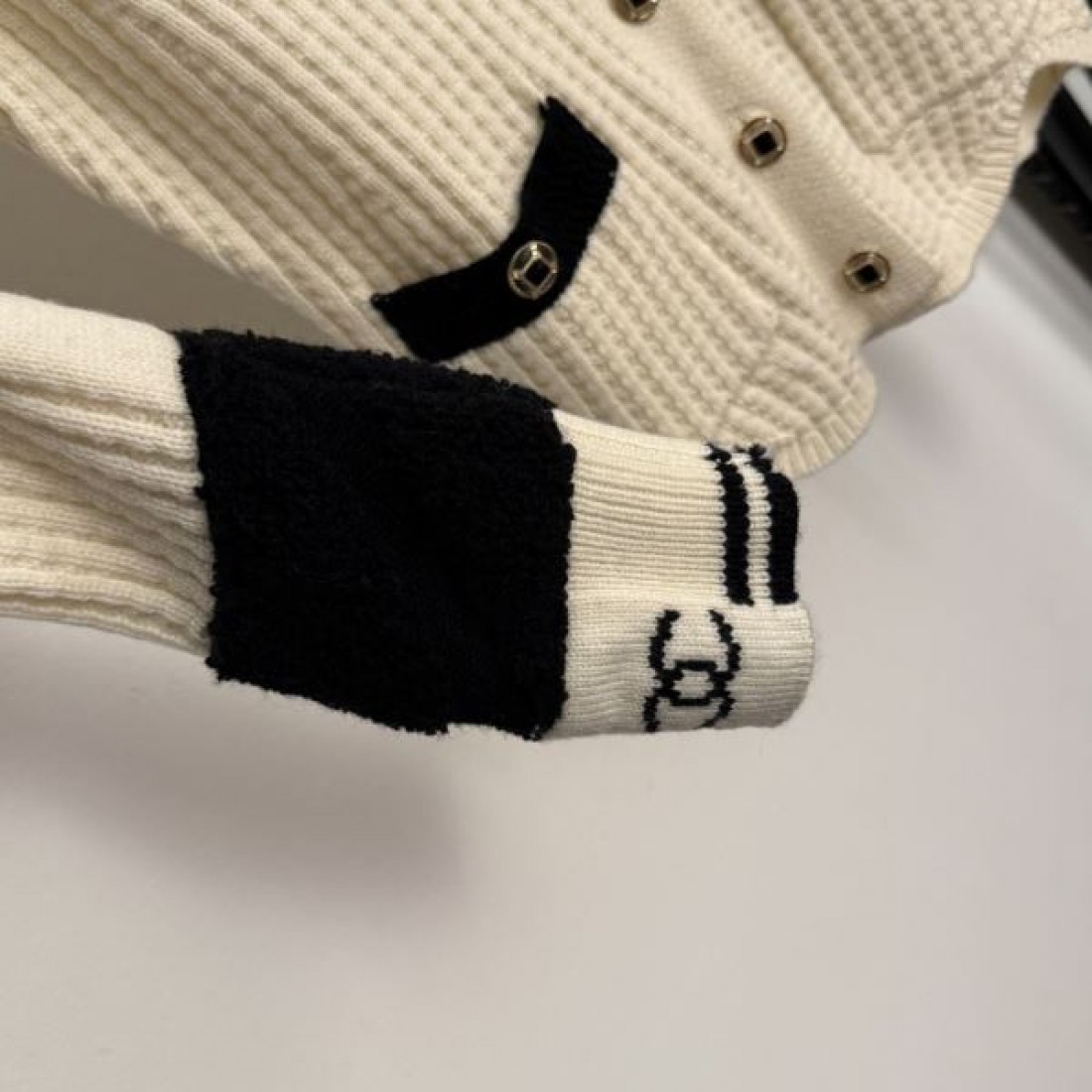 上品 エレガント CHANE シャネル コピー ニットカーディガン 柔らか素材 着心地良好