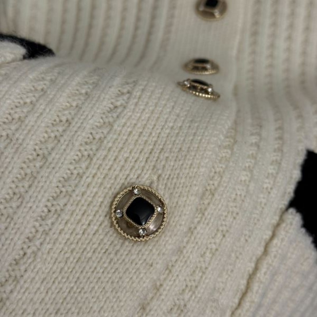 上品 エレガント CHANE シャネル コピー ニットカーディガン 柔らか素材 着心地良好