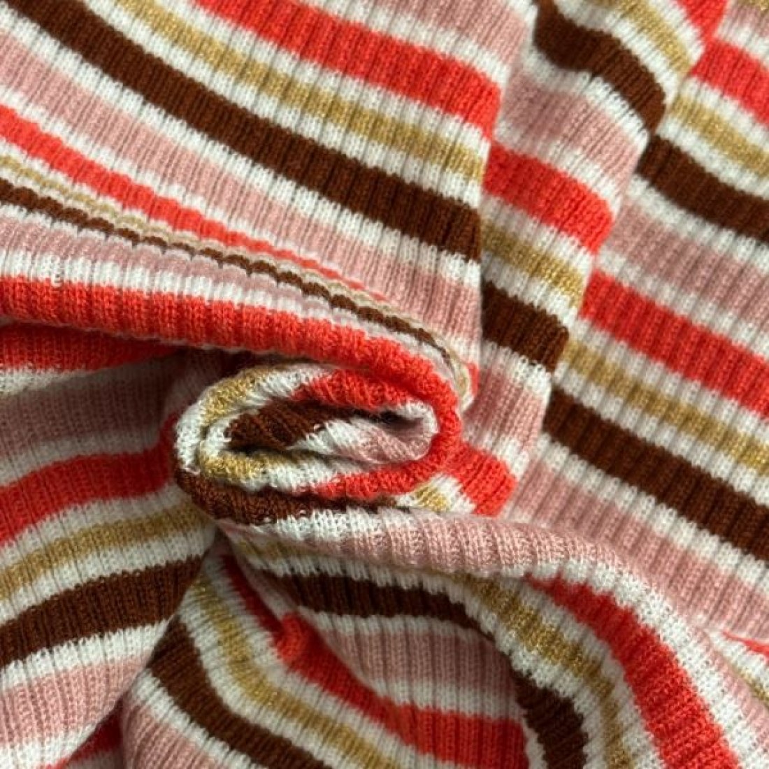  大人可愛い 高級感 CHANE シャネル コピー ニットカーディガン 上質素材 おしゃれ