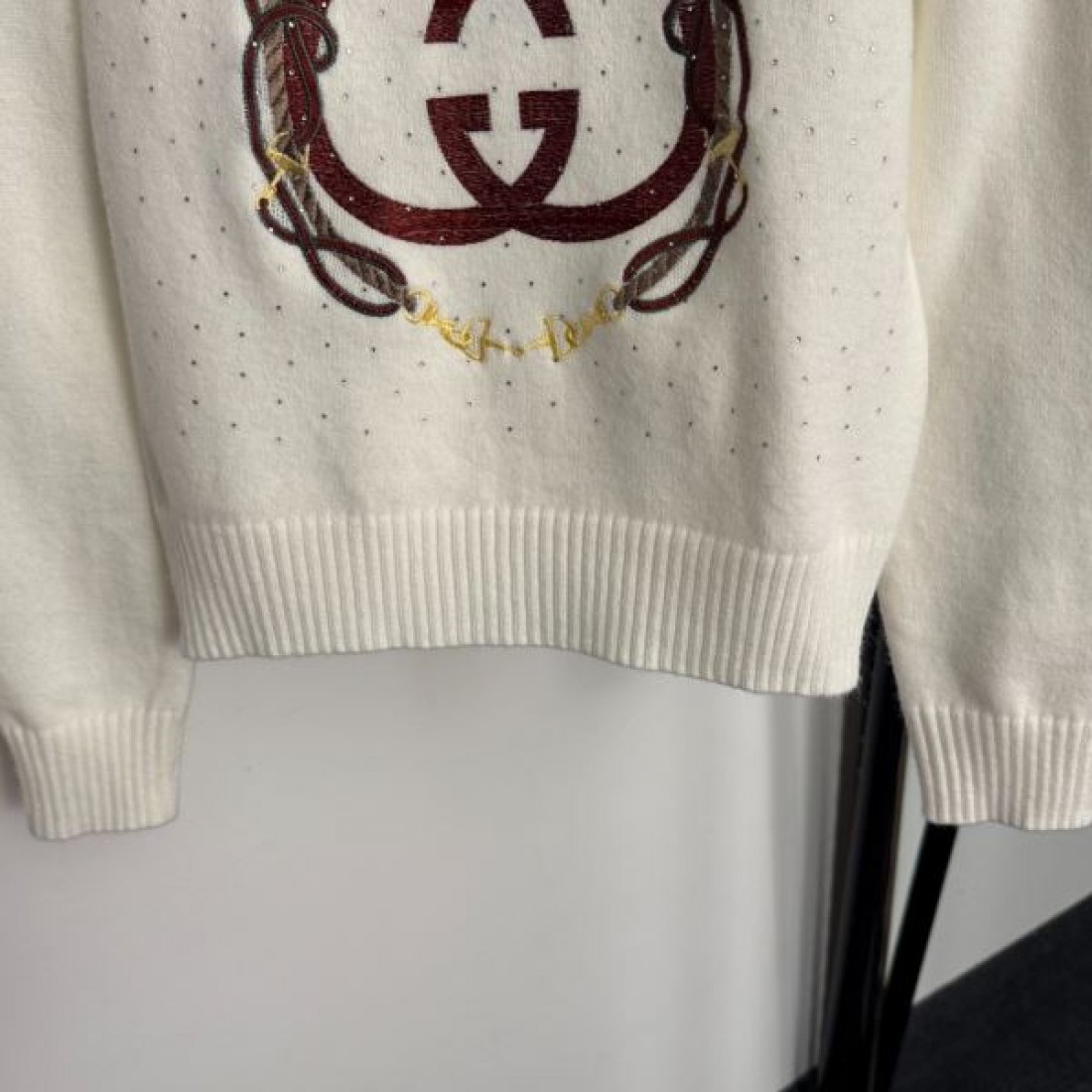 カジュアル 上品 FENDI フェンディ コピー 長袖ニット 柔らか生地 着回し万能