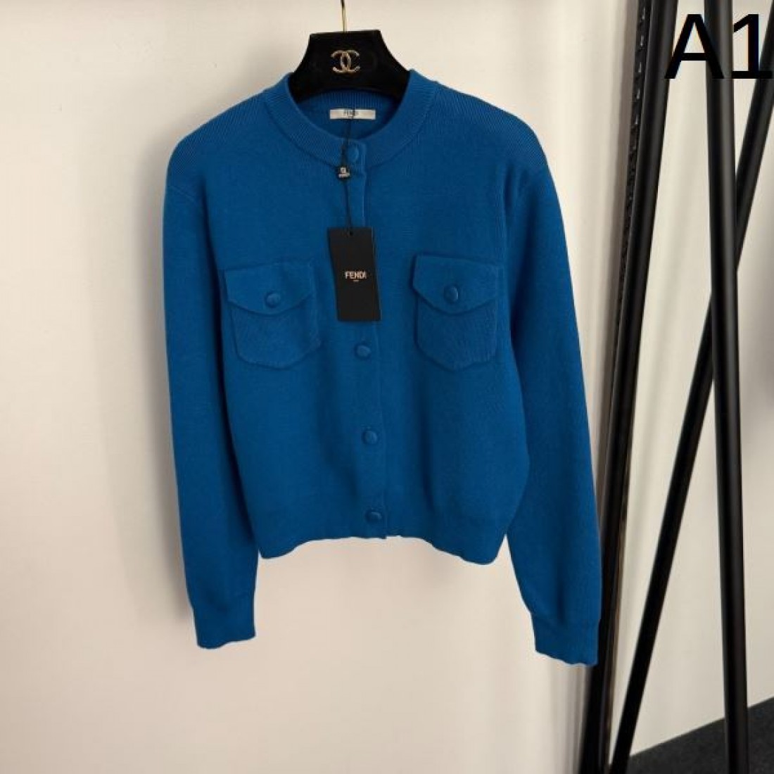 人気 定番 FENDI フェンディ コピー ニットカーディガン 軽やか素材 おしゃれ感