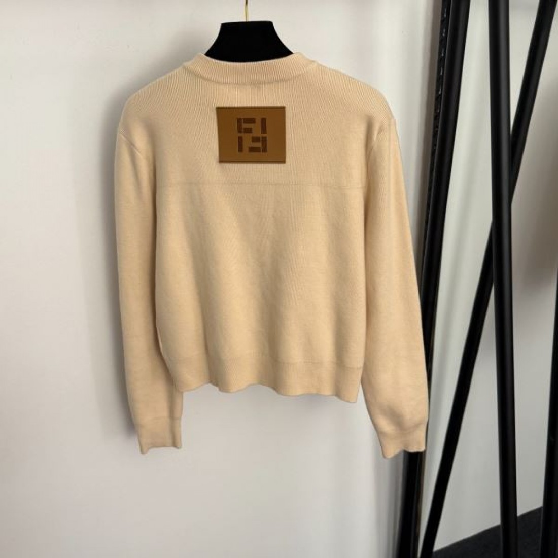 人気 定番 FENDI フェンディ コピー ニットカーディガン 軽やか素材 おしゃれ感