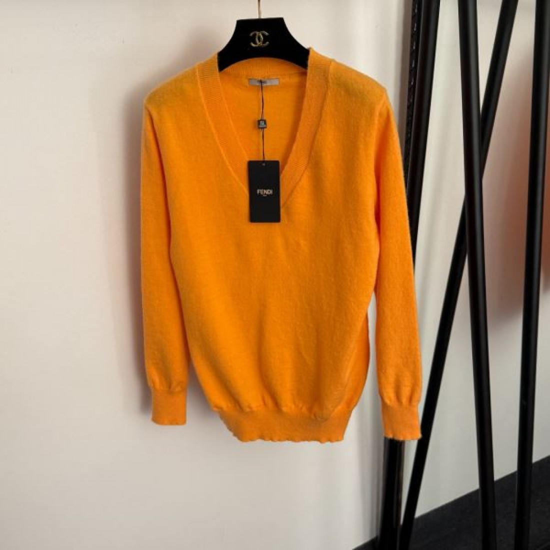 洗練デザイン 大人カジュアル FENDI フェンディ コピー 長袖ニット 上質素材 快適フィット