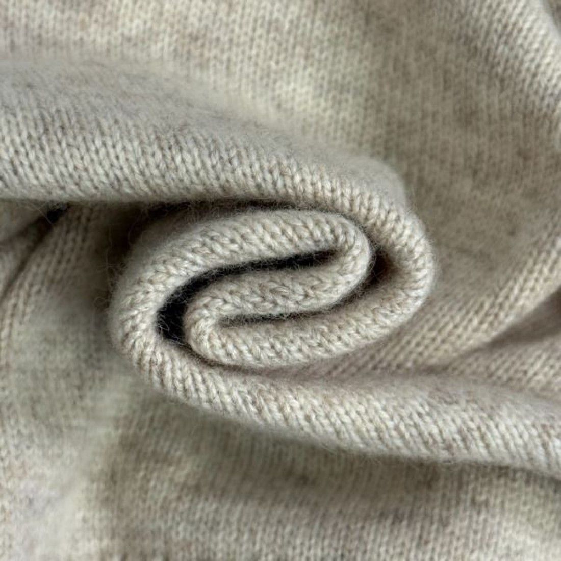  高級感 シンプル GUCCI グッチ コピー 長袖ニット 通気性良好 着心地抜群