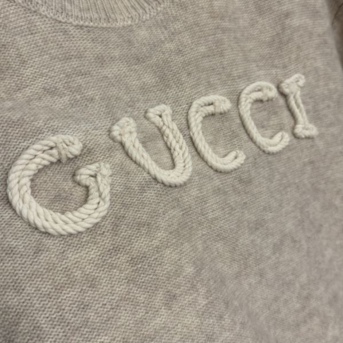 トレンド 洗練 GUCCI グッチ コピー 長袖ニット 軽量素材 おしゃれ定番