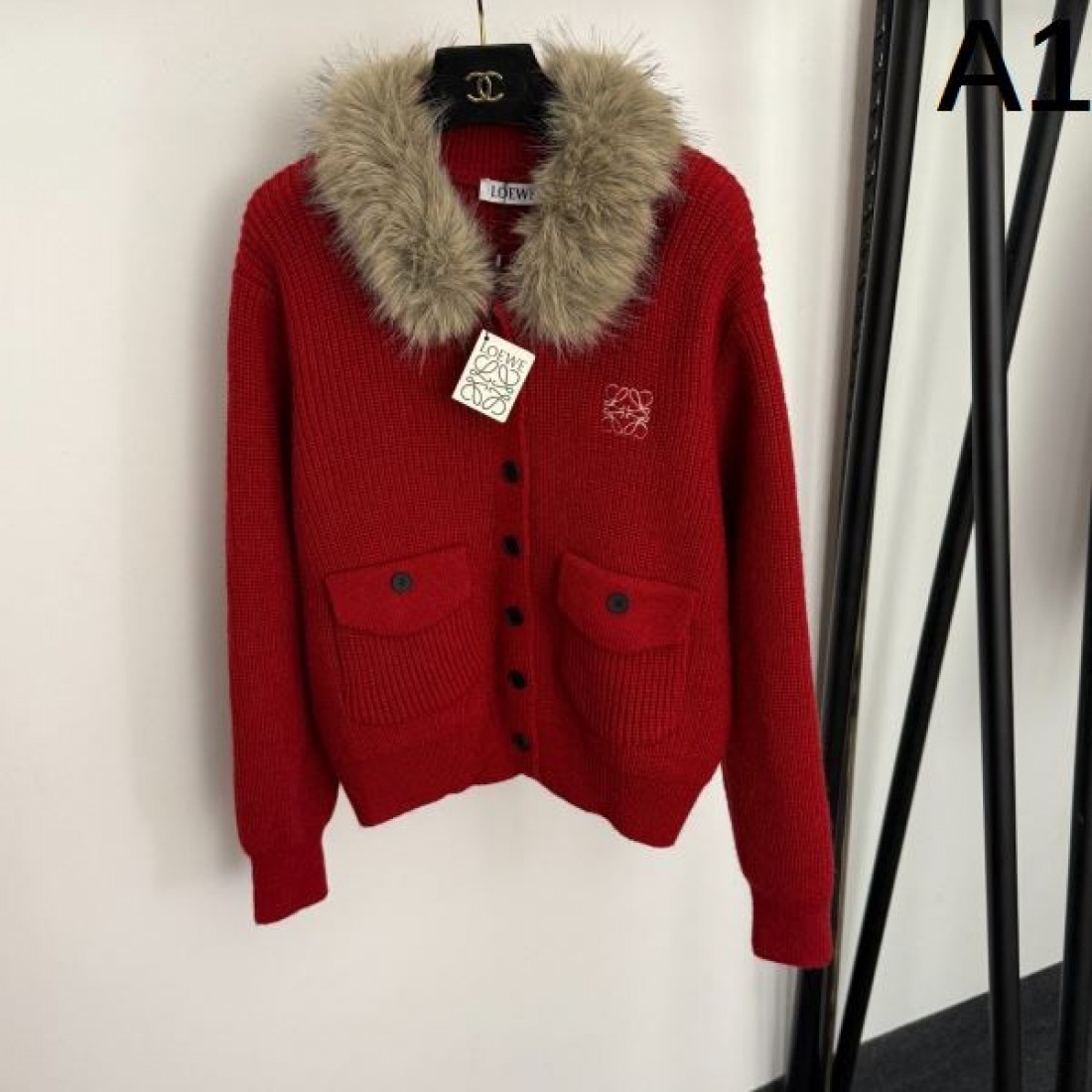 柔らかい 上質感 フェミニン LOEWE ロエベ コピー ニットカーディガン 着心地良し