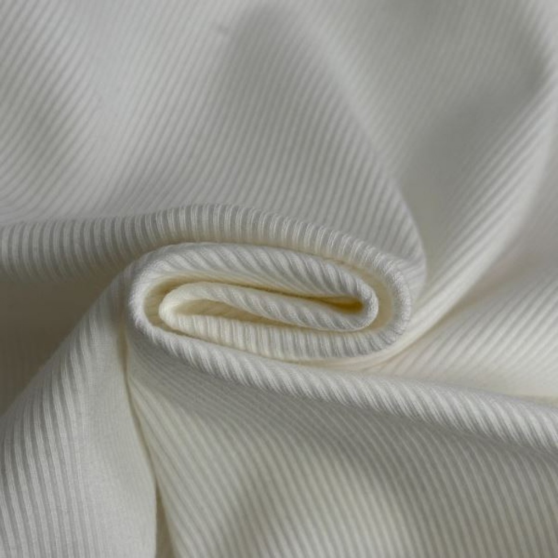 シンプル 上品 きれいめ LOEWE ロエベ コピー 長袖Tシャツ 着回し 万能 人気