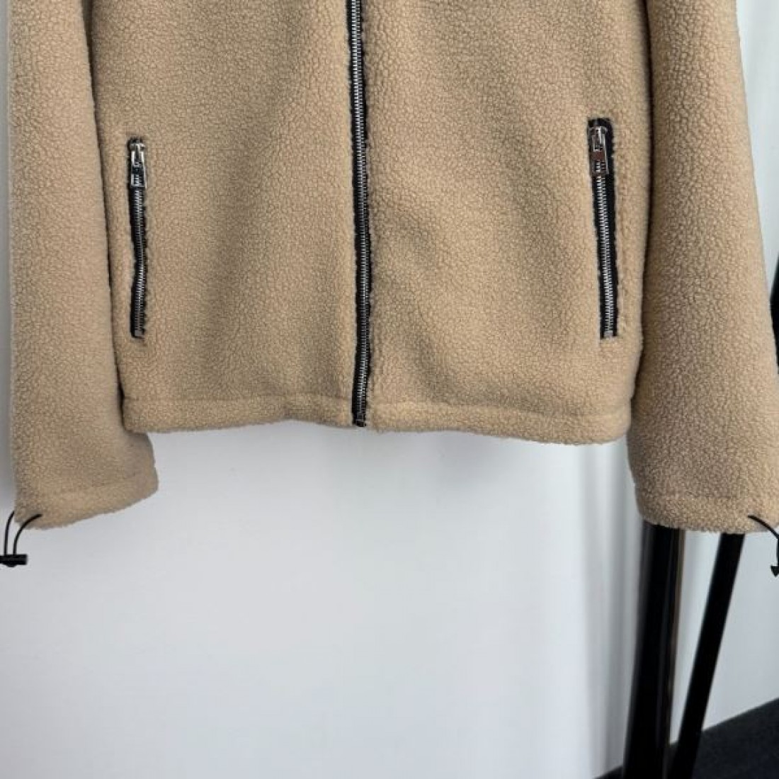 端正 ミニマル 高級 LOEWE ロエベ コピー ジャケット 落ち着き きれいめ 信頼