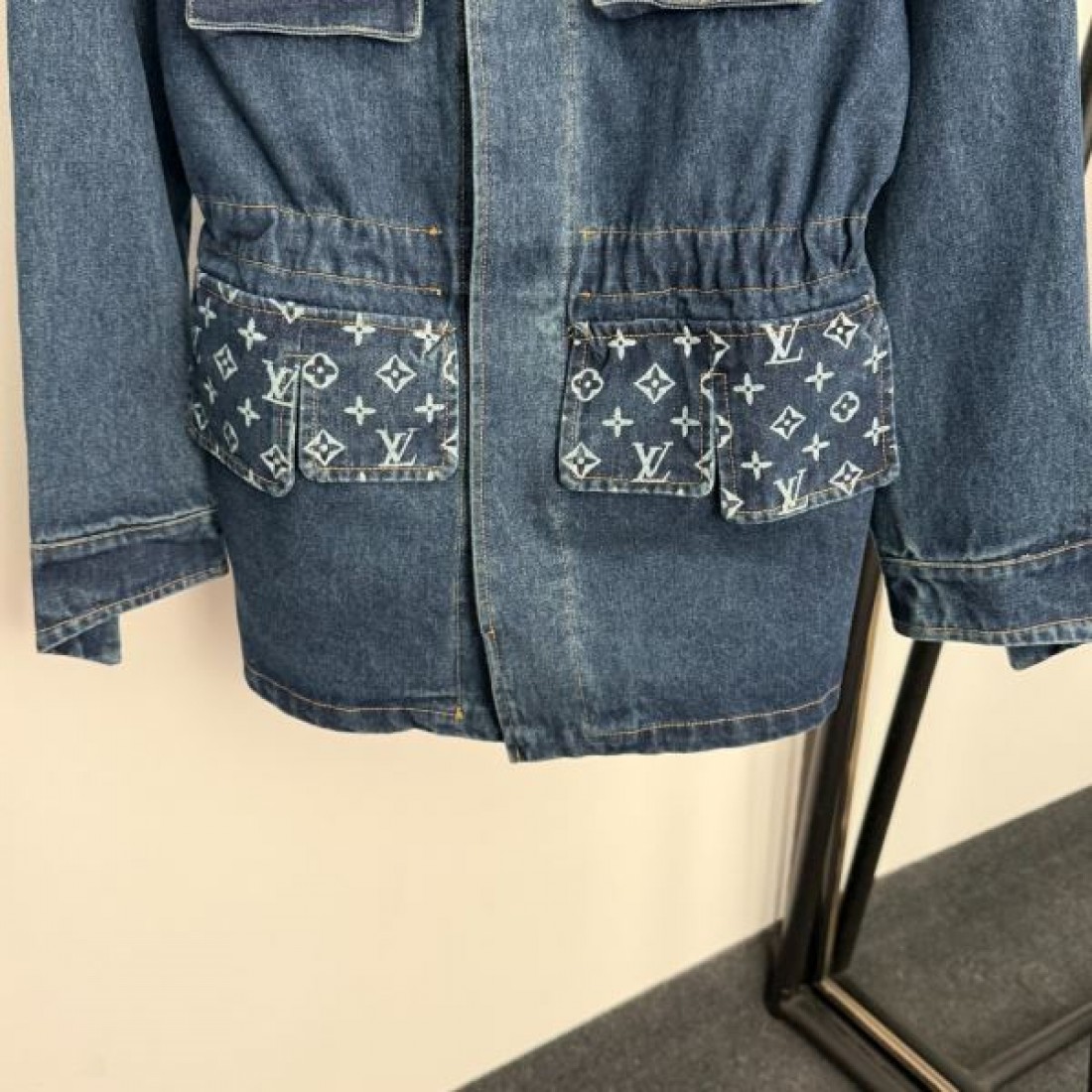 ラグジュアリー クール 存在感 LOUIS VUITTON ルイヴィトン コピー デニムジャケット