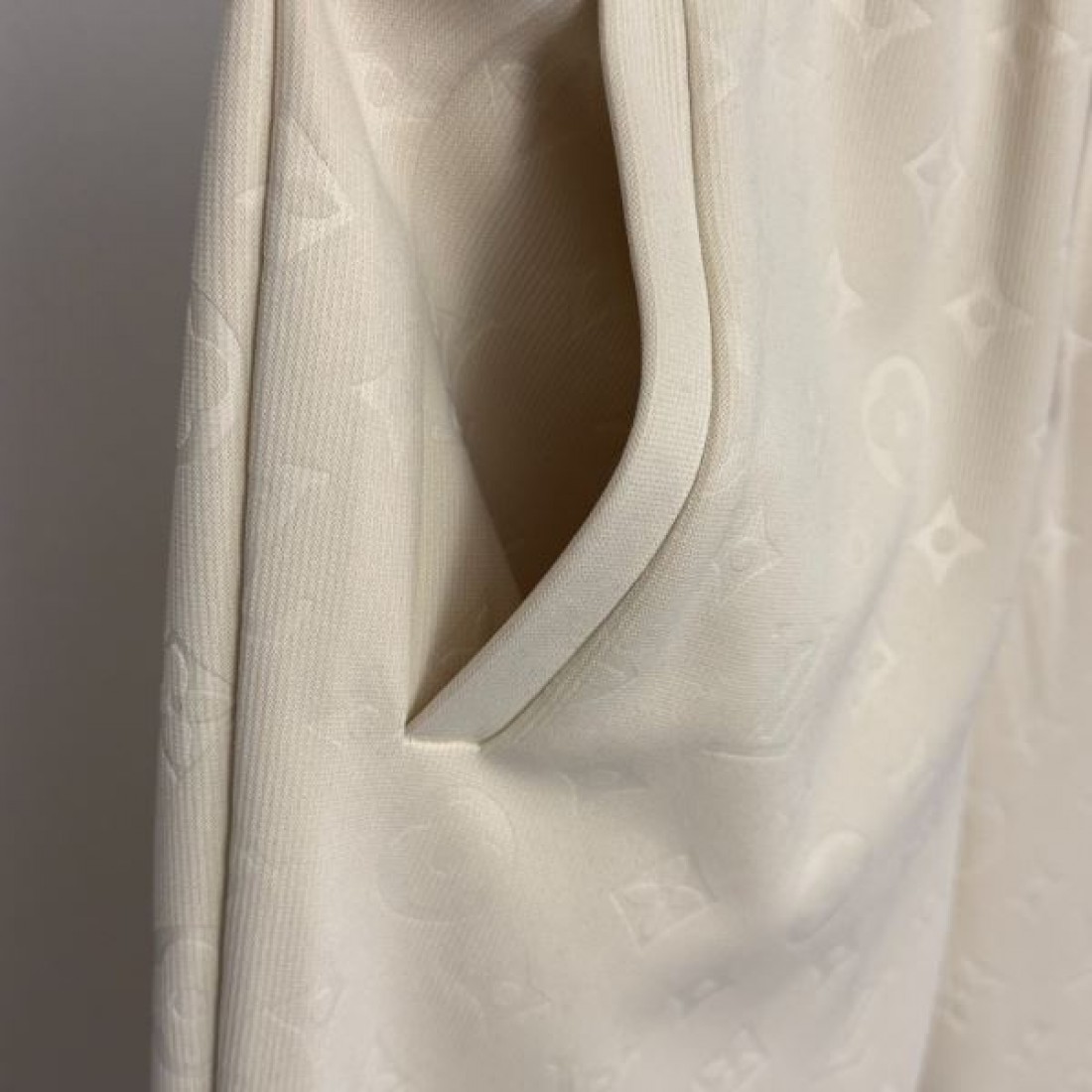 都会的 上品 完成度 LOUIS VUITTON ルイヴィトン コピー セットアップ きれいめ 