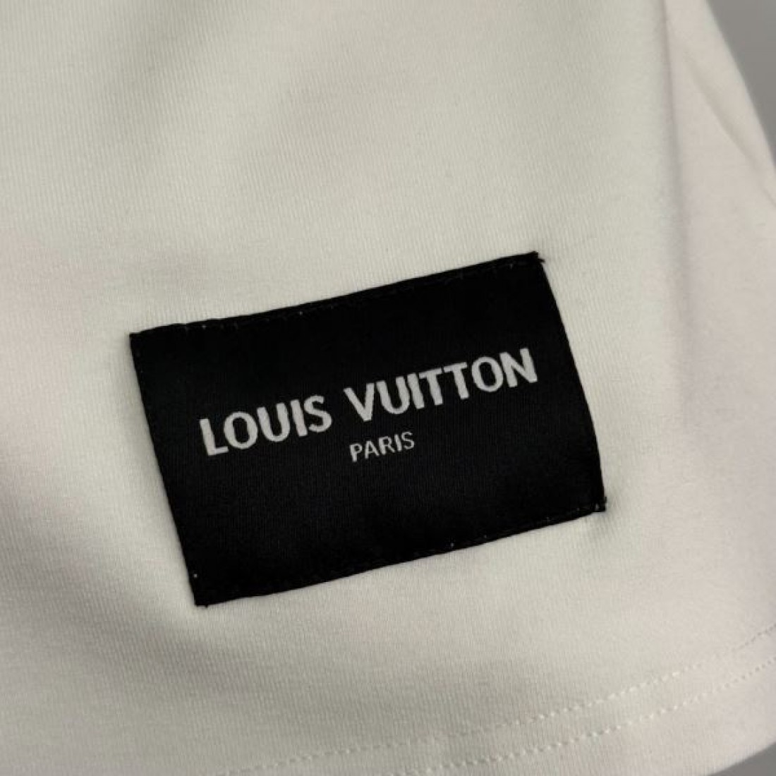 洗練 LOUIS VUITTON ルイヴィトン コピー 長袖Tシャツ 着回し 定番 人気