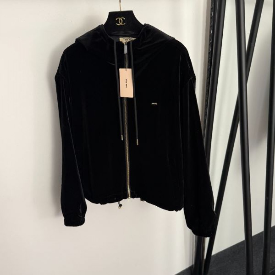 ガーリー 上品 トレンド MIU MIU ミュウミュウ コピー ジャケット 華やか おしゃれ 注目