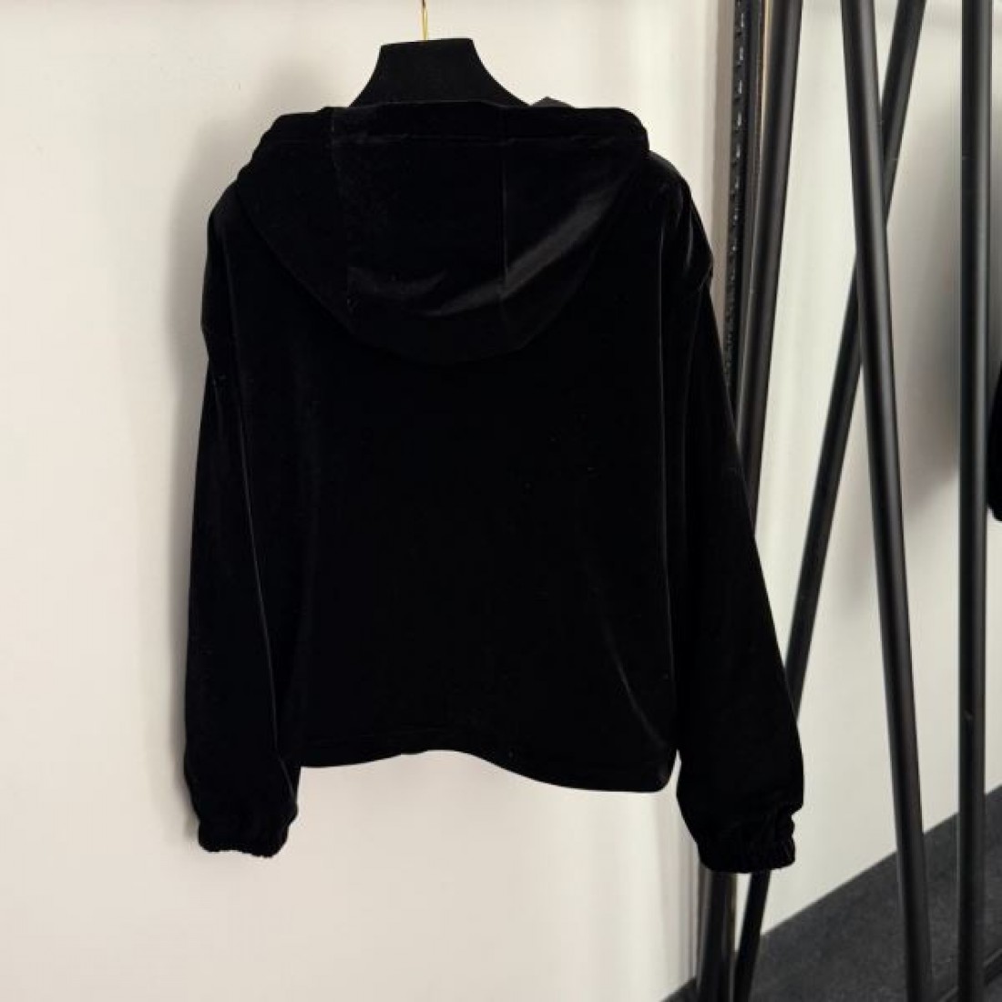 ガーリー 上品 トレンド MIU MIU ミュウミュウ コピー ジャケット 華やか おしゃれ 注目