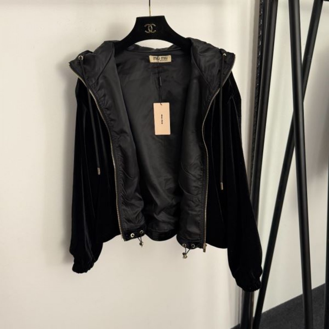 ガーリー 上品 トレンド MIU MIU ミュウミュウ コピー ジャケット 華やか おしゃれ 注目