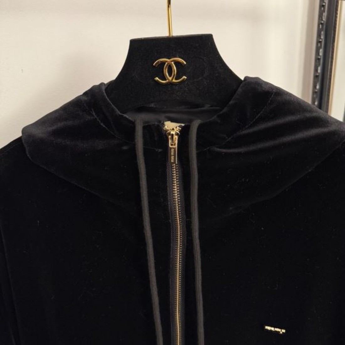 ガーリー 上品 トレンド MIU MIU ミュウミュウ コピー ジャケット 華やか おしゃれ 注目