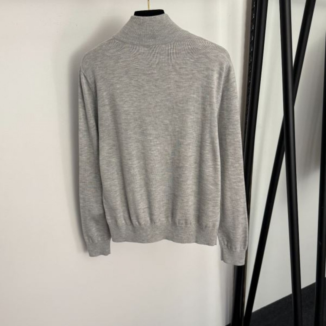 柔らかい 上質感 可憐 MIU MIU ミュウミュウ コピー ニット 定番 おしゃれ