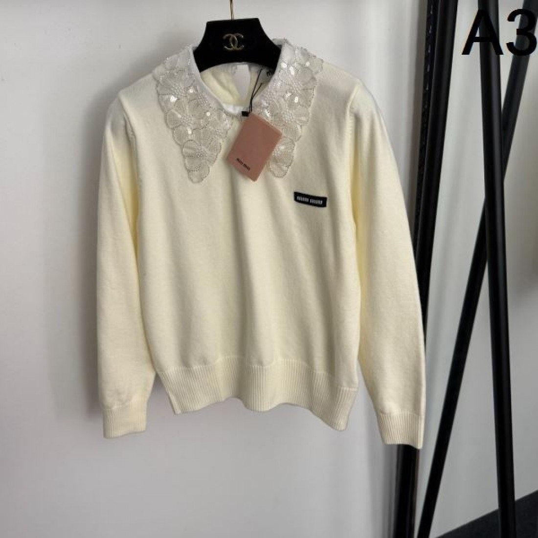 ナチュラル 上品 女性的 MIU MIU ミュウミュウ コピー ニット 落ち着き 洗練