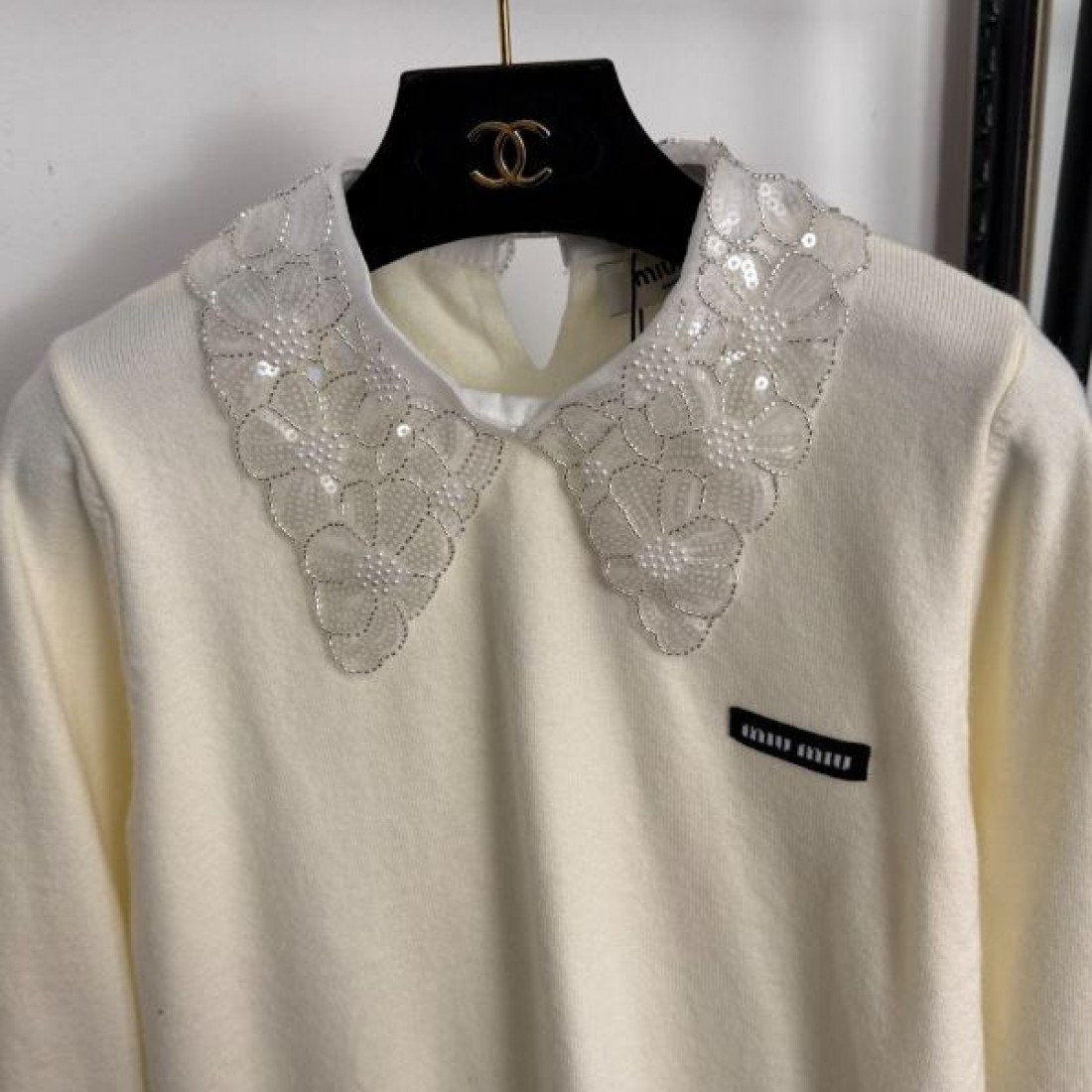 ナチュラル 上品 女性的 MIU MIU ミュウミュウ コピー ニット 落ち着き 洗練