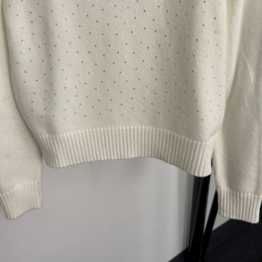 フェミニン 上質 MIU MIU ミュウミュウ コピー ニット やさしい 印象 人気