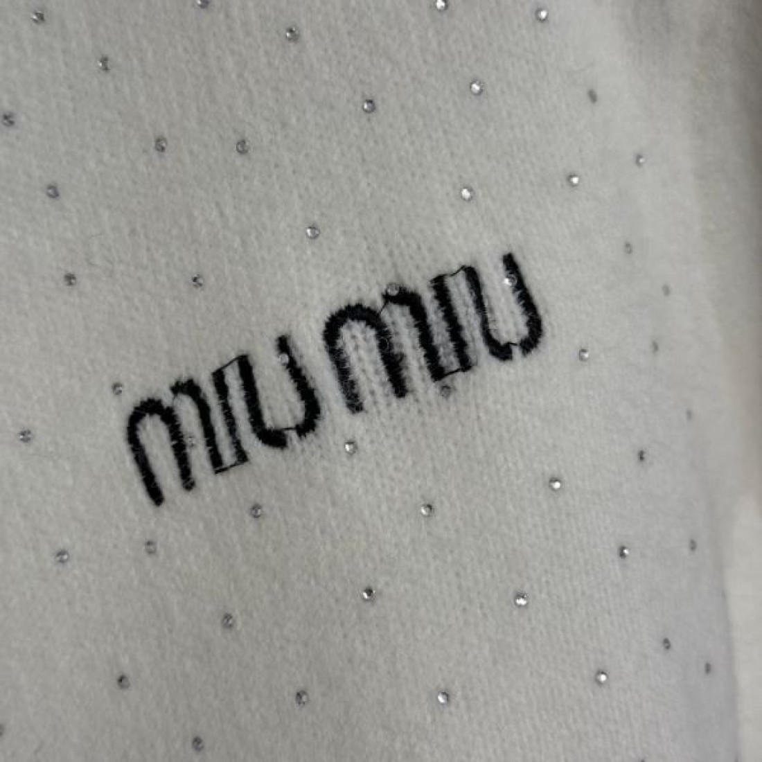 フェミニン 上質 MIU MIU ミュウミュウ コピー ニット やさしい 印象 人気