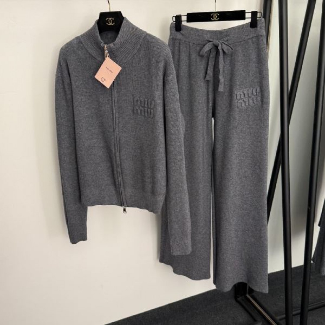 トレンド 上品 MIU MIU ミュウミュウ コピー セットアップ 統一感 おしゃれ