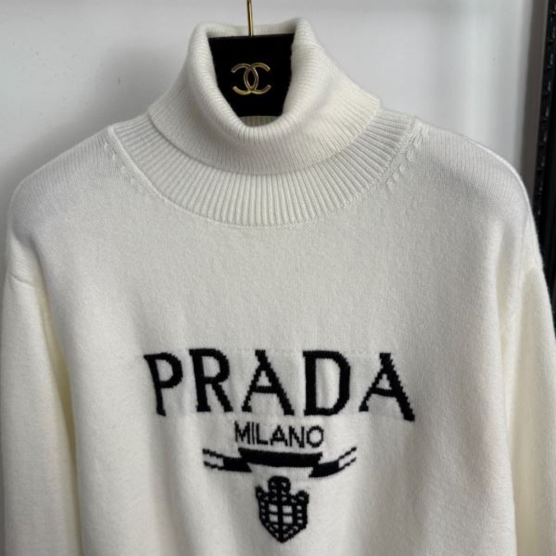 高級感 洗練 PRADA プラダ コピー ニット 上質 大人向け 定番