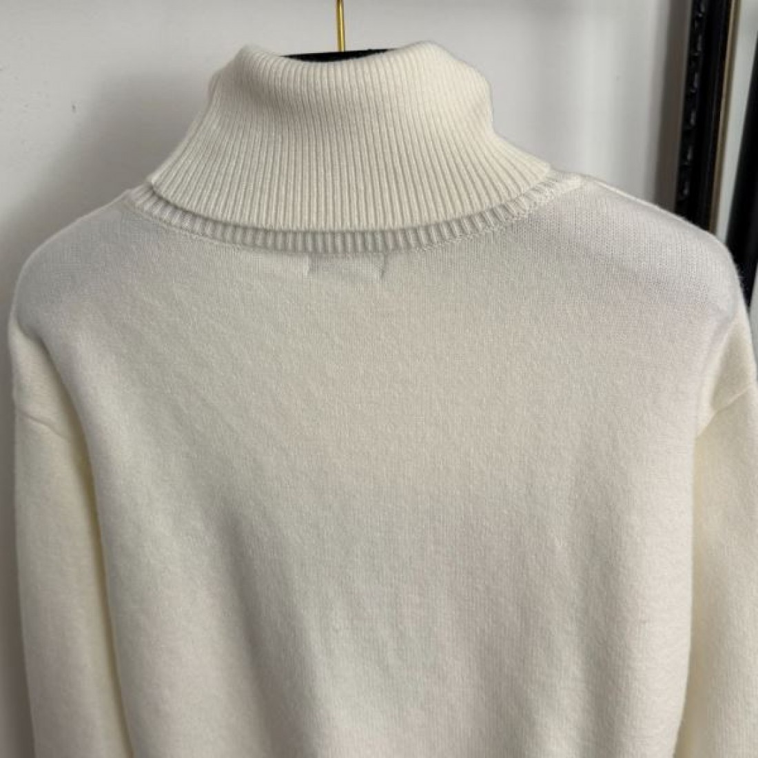 高級感 洗練 PRADA プラダ コピー ニット 上質 大人向け 定番