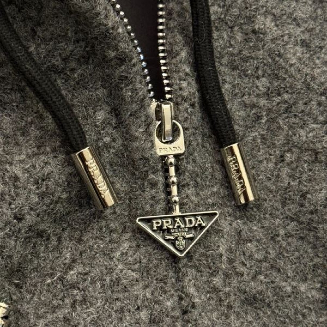 都会的 クール 高級 PRADA プラダ コピー ジャケット 洗練 きれいめ 定評