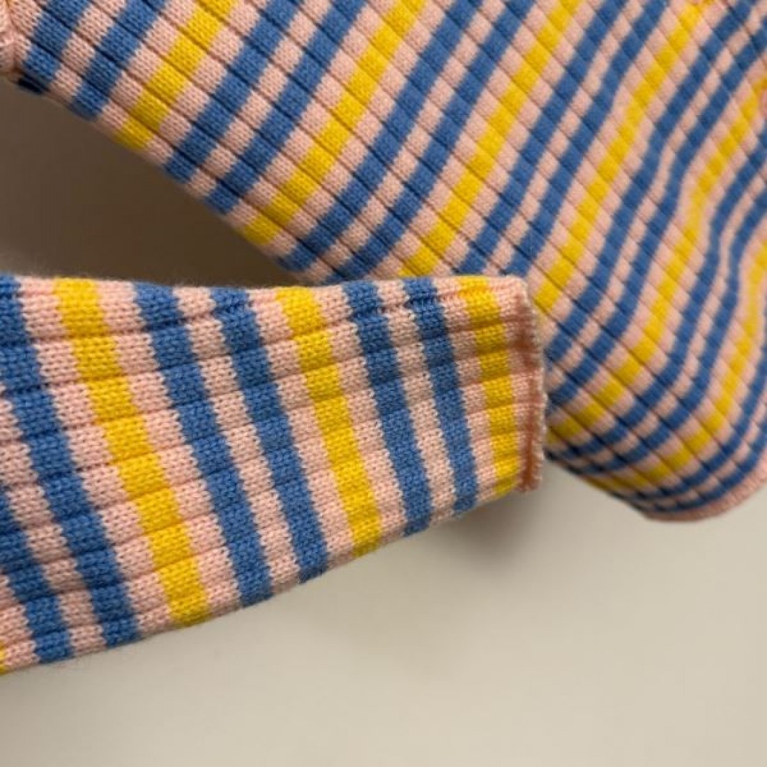 エレガント 上品 気品 VALENTINO ヴァレンティノ コピー ニット 女性的