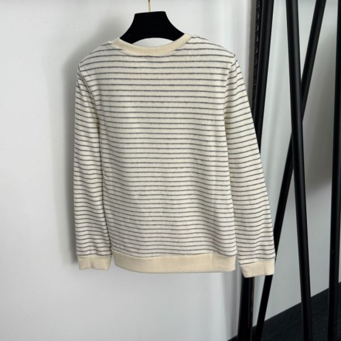 エレガント 高級感 洗練 YSL イヴサンローラン コピー ニット きれいめ 女性的