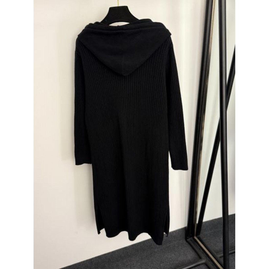 ナチュラル 上質 女性的 LOEWE ロエベ コピー ワンピース 落ち着き 大人向け