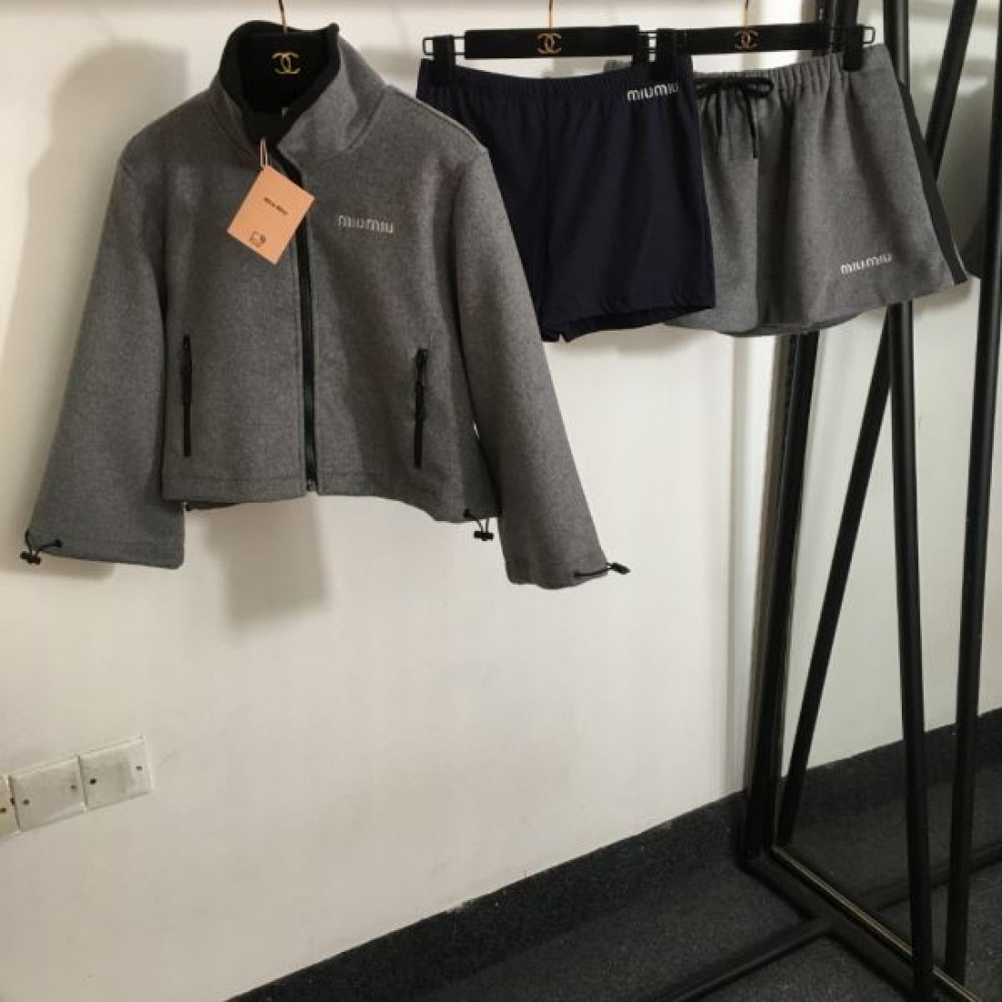 フェミニン 可憐 トレンド MIU MIU ミュウミュウ コピー セットアップ かわいい