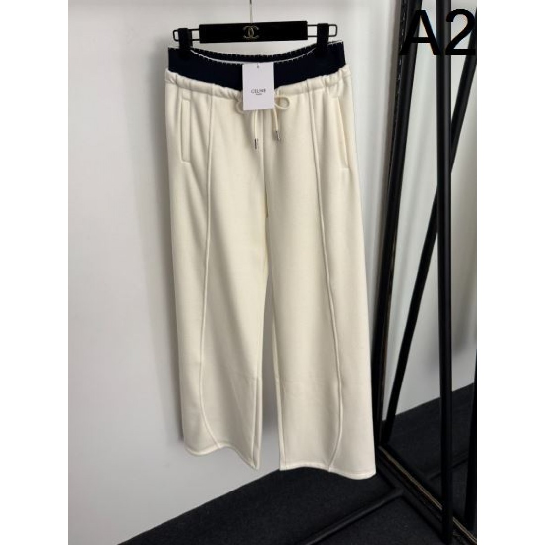 ミニマル 洗練 上質 CELINE セリーヌ コピー パンツ シンプル 大人向け