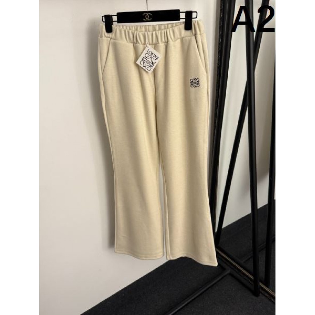 都会的 シンプル 高評価 LOEWE ロエベ コピー パンツ 上品 落ち着き 定評