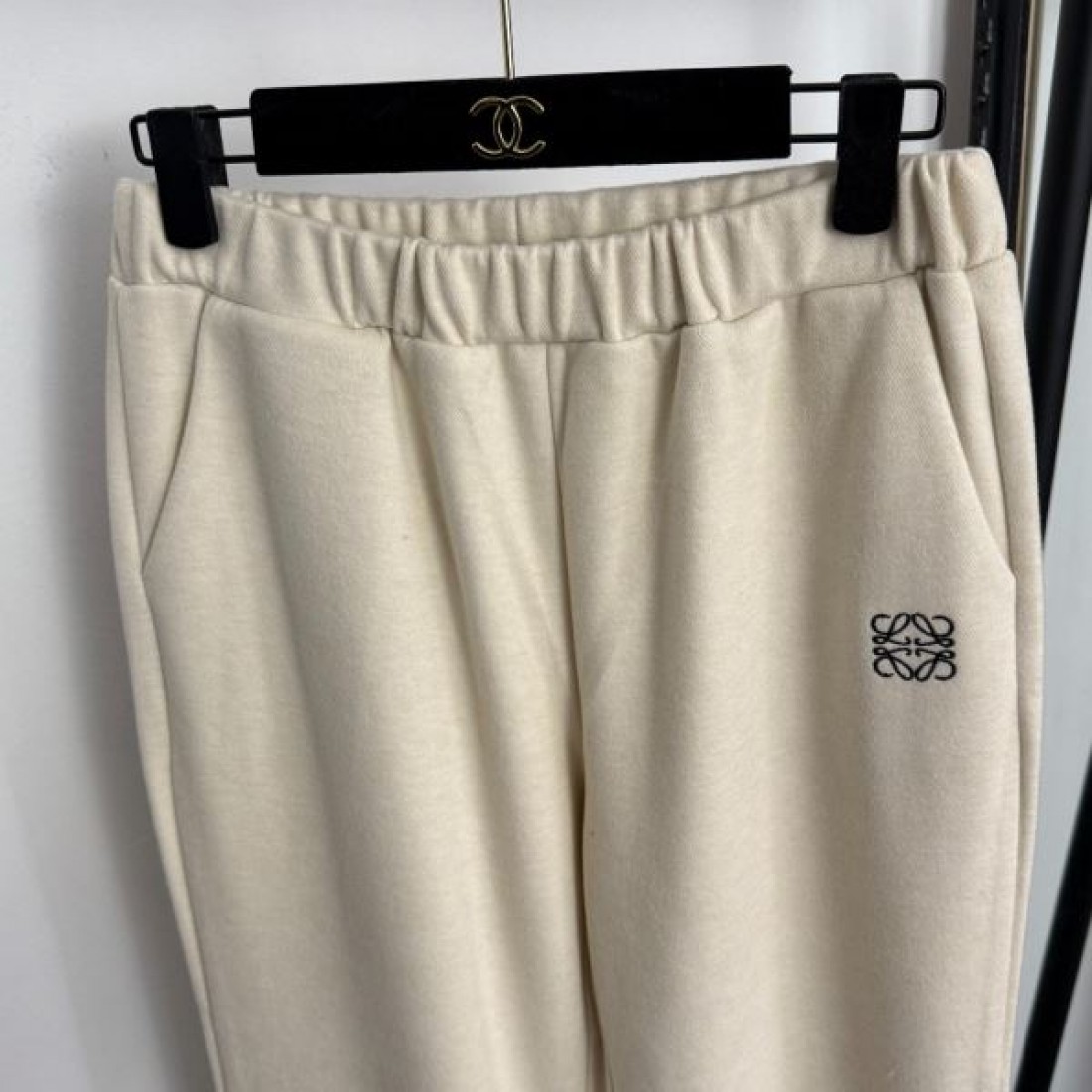 都会的 シンプル 高評価 LOEWE ロエベ コピー パンツ 上品 落ち着き 定評