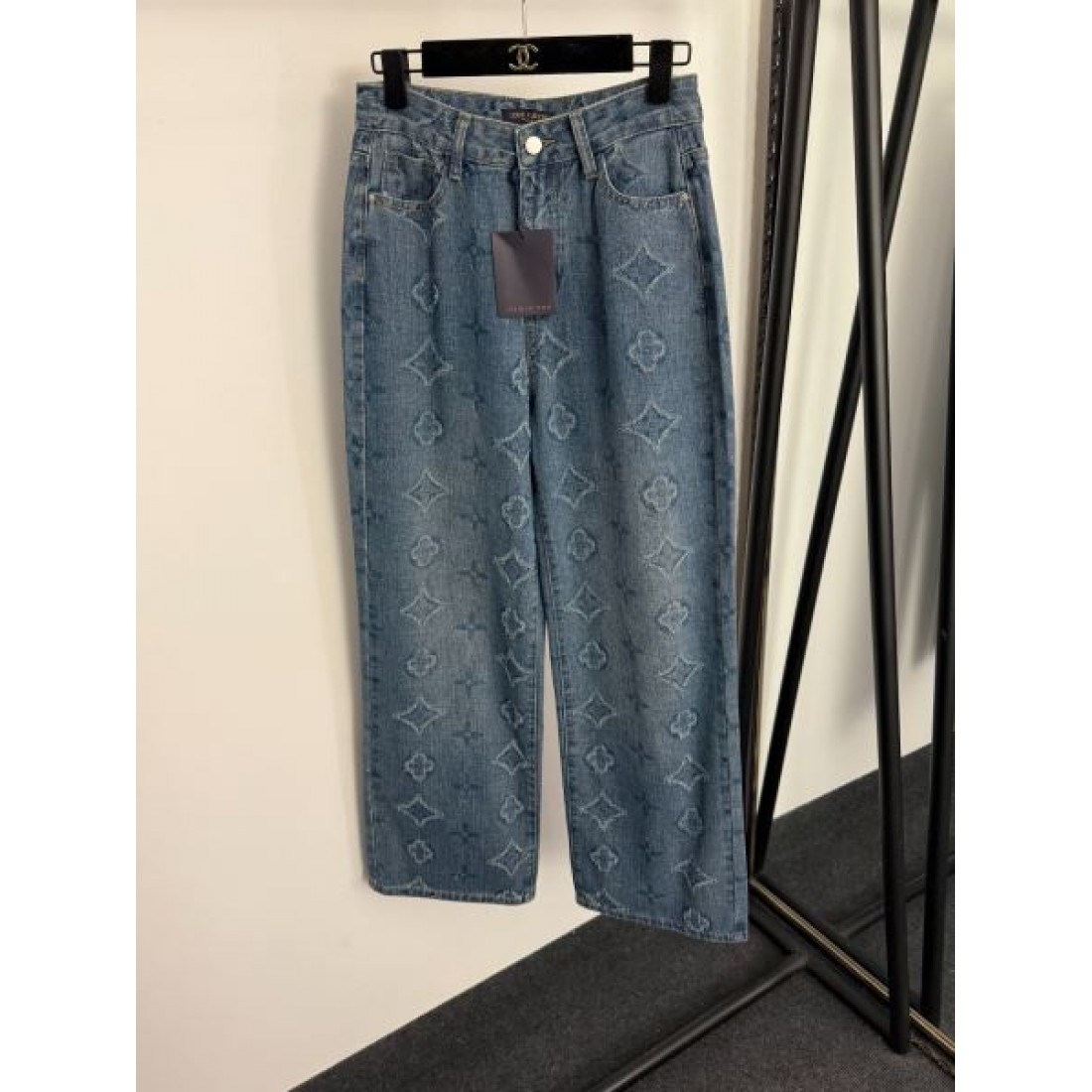 ラグジュアリー モダン 格調 LOUIS VUITTON ルイヴィトン コピー パンツ 存在感