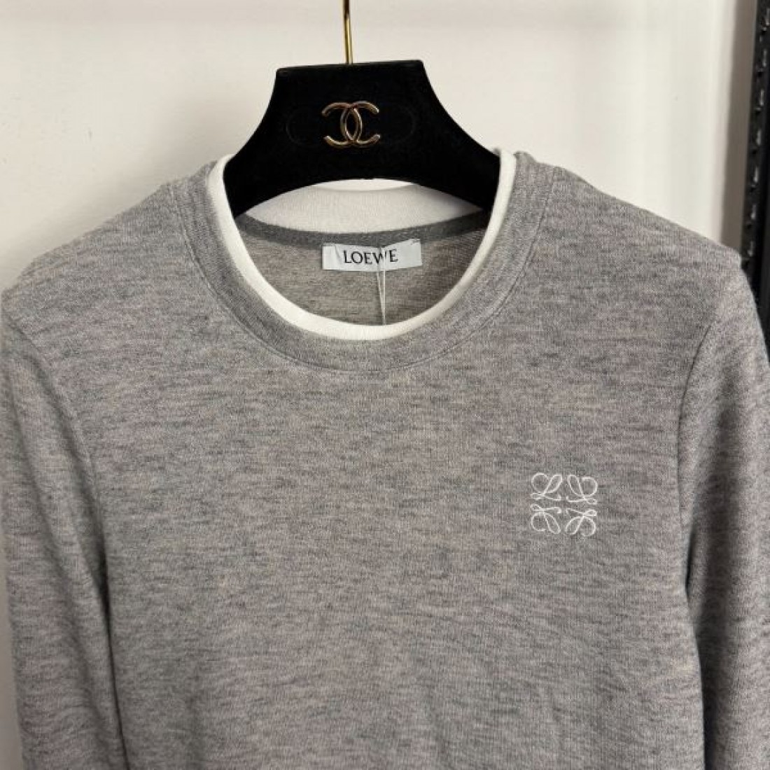 シンプル 上品 きれいめ LOEWE ロエベ コピー 長袖Tシャツ 万能 着回し 人気