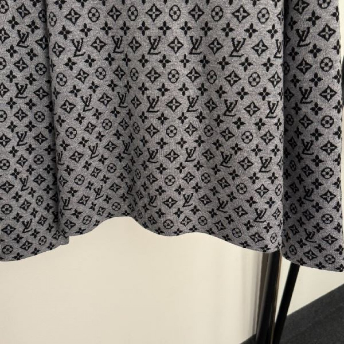 高級感 エレガント 上質 LOUIS VUITTON ルイヴィトン コピー ニット 洗練 定番