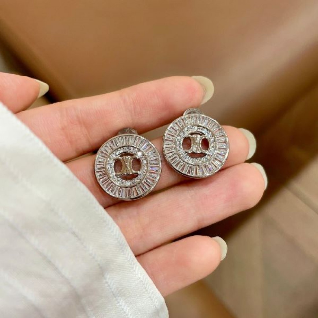 上品 洗練 CELINE セリーヌ スーパーコピー イヤリング エレガント 高級感