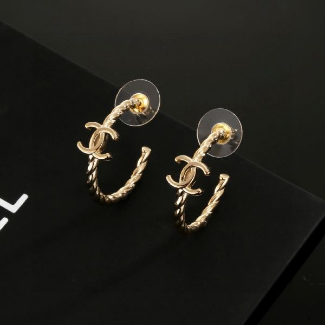 ラグジュアリー 都会的 CHANEL シャネル コピー イヤリング 品格漂う 完成度高