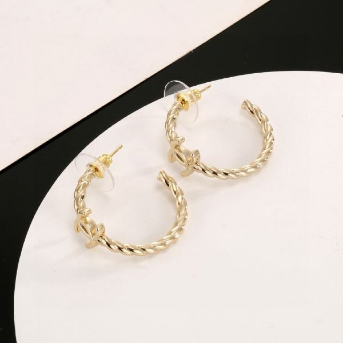 ラグジュアリー 都会的 CHANEL シャネル コピー イヤリング 品格漂う 完成度高