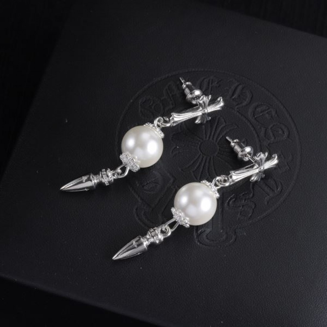 洗練デザイン CHROME HEARTS クロムハーツ コピー イヤリング 高品質仕立て 耐久性良好