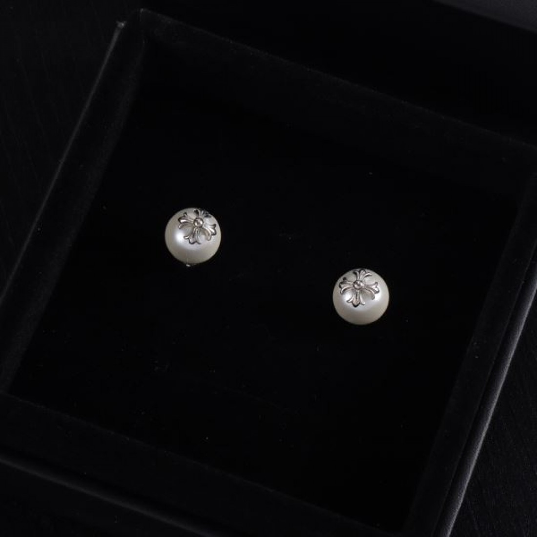 スタイリッシュ CHROME HEARTS クロムハーツ コピー イヤリング シルバー輝き 実用性高