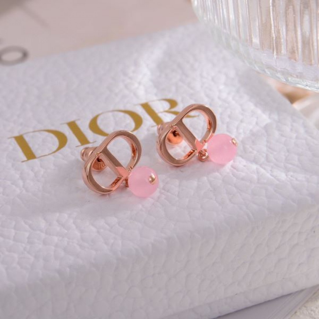 上品 優雅 DIOR ディオール コピー イヤリング 高級感 洗練仕上げ