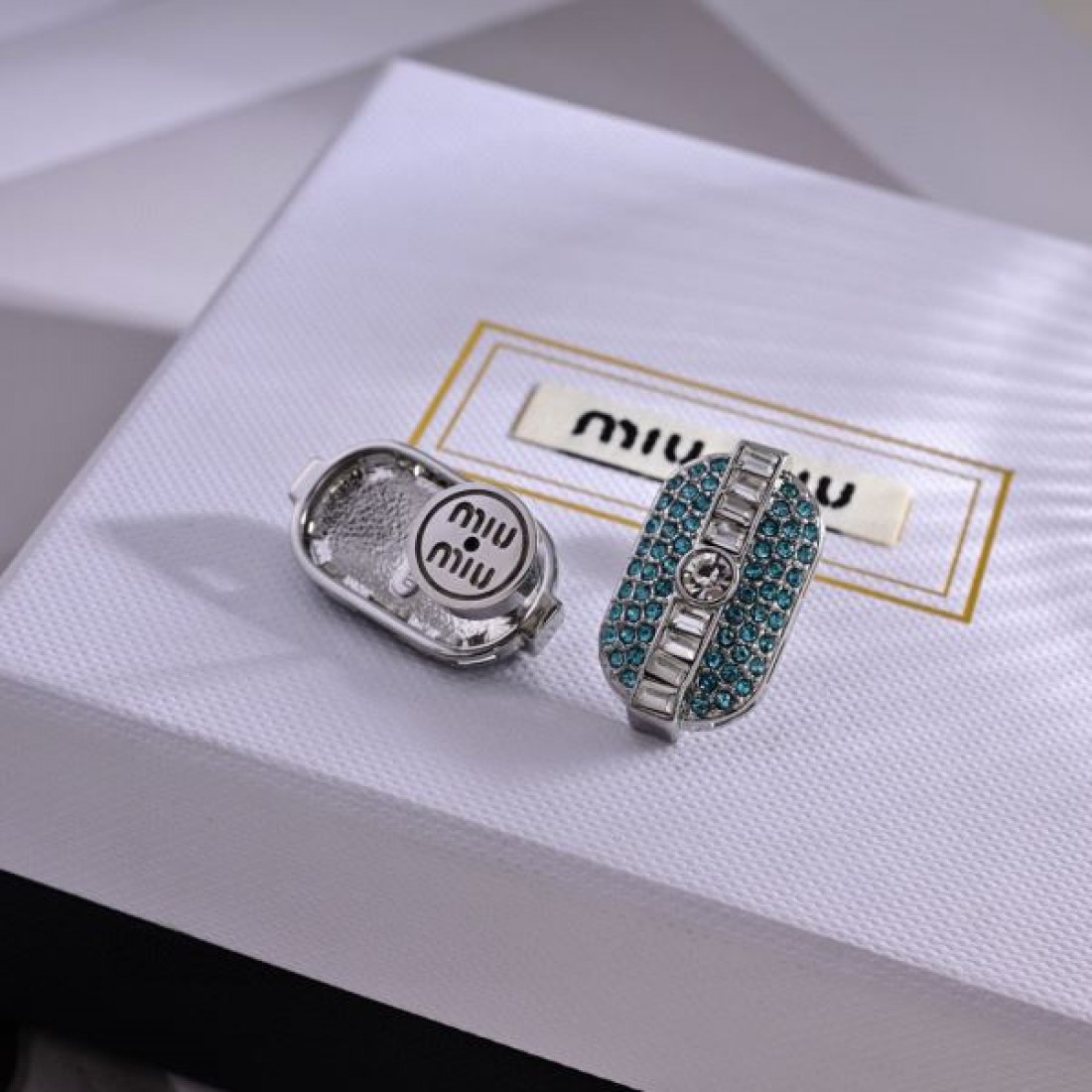  人気 定番 MIU MIU ミュウミュウ スーパーコピー イヤリング 新品